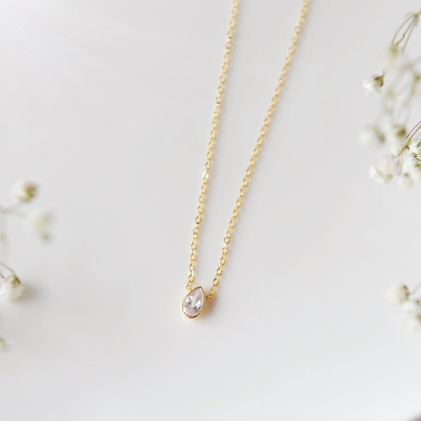 Mila drop necklace