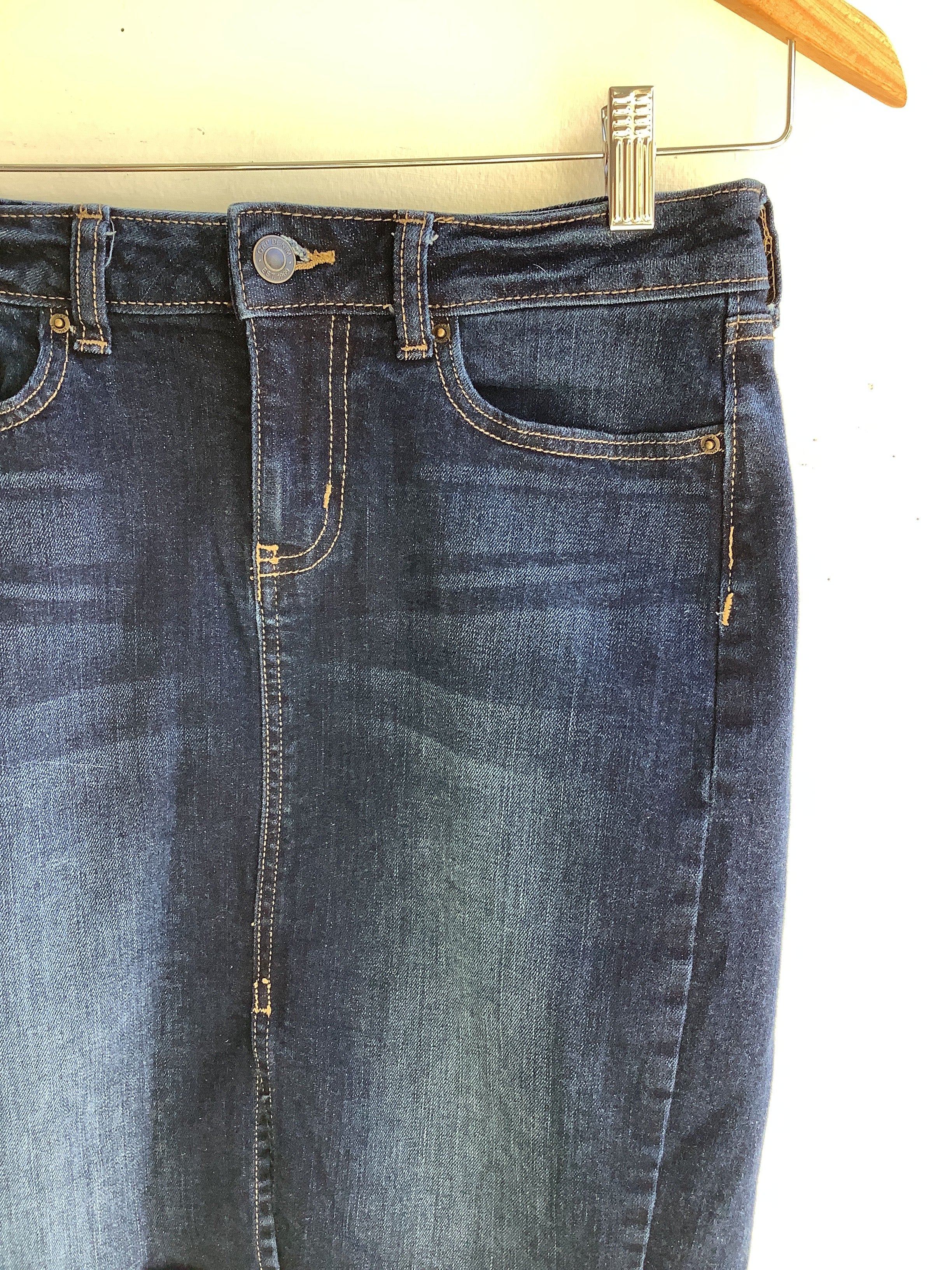 Gap Denim Skirt w/ Floral Pockets