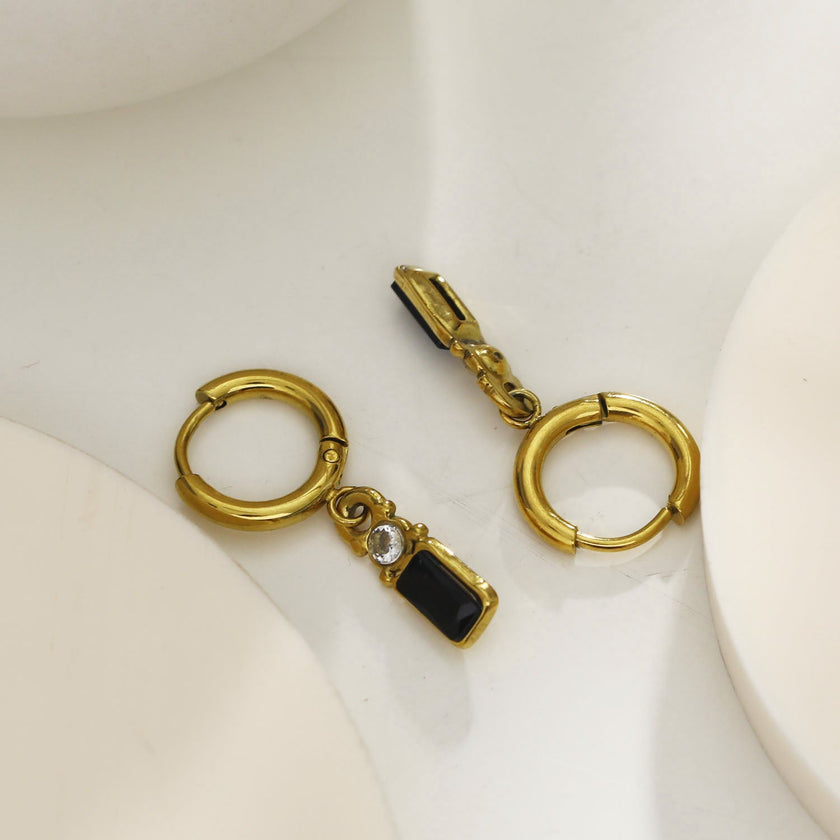 Boucles d'oreilles créoles DALAL, style vintage, avec cristaux noirs et zirconiums.