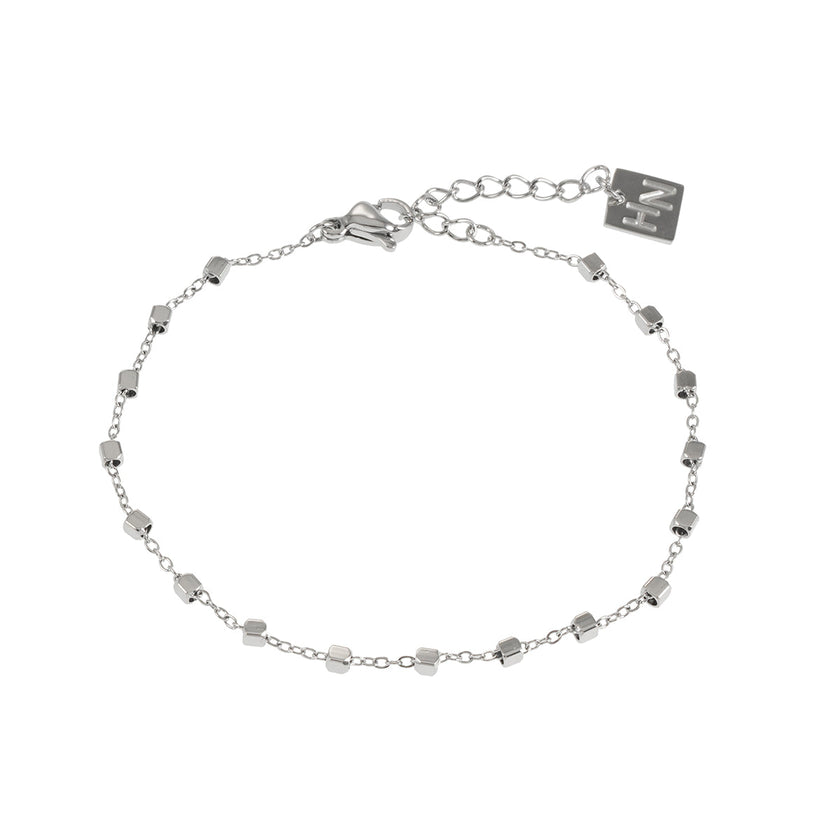 DEMELZA Or Blanc (Couleur Argentée) : Bracelet essentiel pour tous les jours avec de délicates perles carrées.