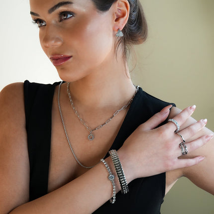 DE SAO : Bracelet rétro imitation montre en argent, serti d'une double rangée de pierres précieuses en zircone (CZ).