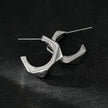 Style PERIDO Argenté (Or Blanc) : Boucles d’oreilles géométriques Art Déco.