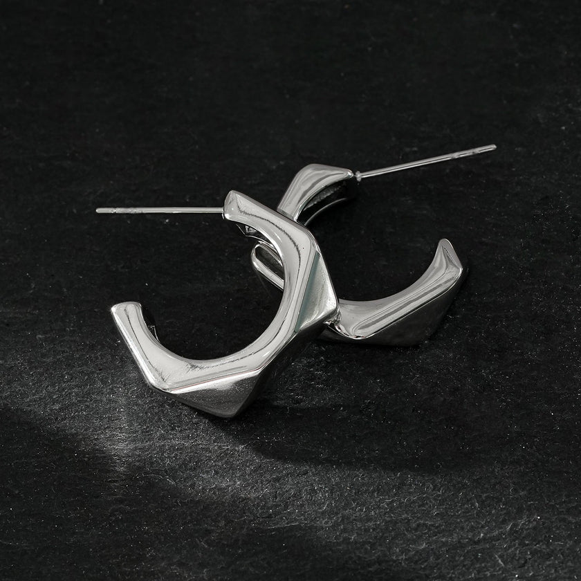 Style PERIDO Argenté (Or Blanc) : Boucles d’oreilles géométriques Art Déco.
