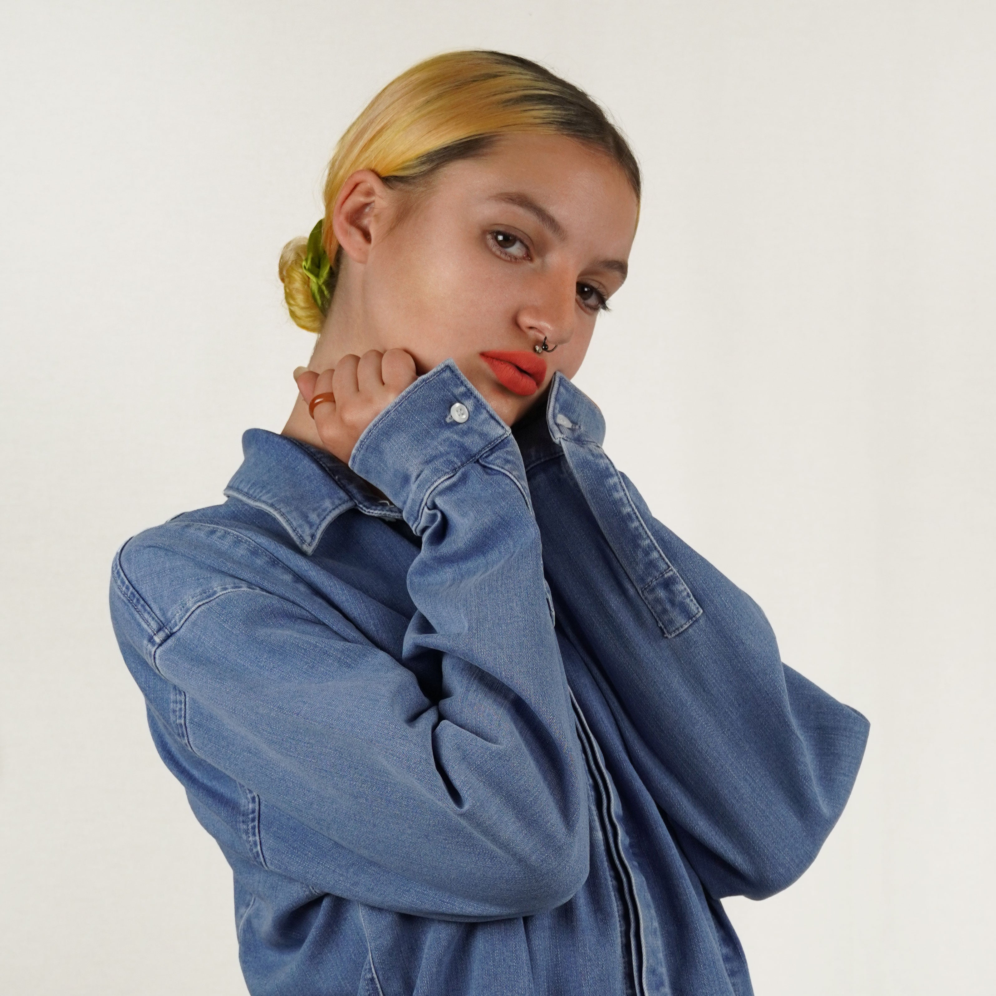 LA CHEMISE DE DENIM