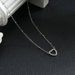 CHERISH Argent (Or Blanc) : Chaîne perlée rehaussant un élégant pendentif en forme de cœur pavé.