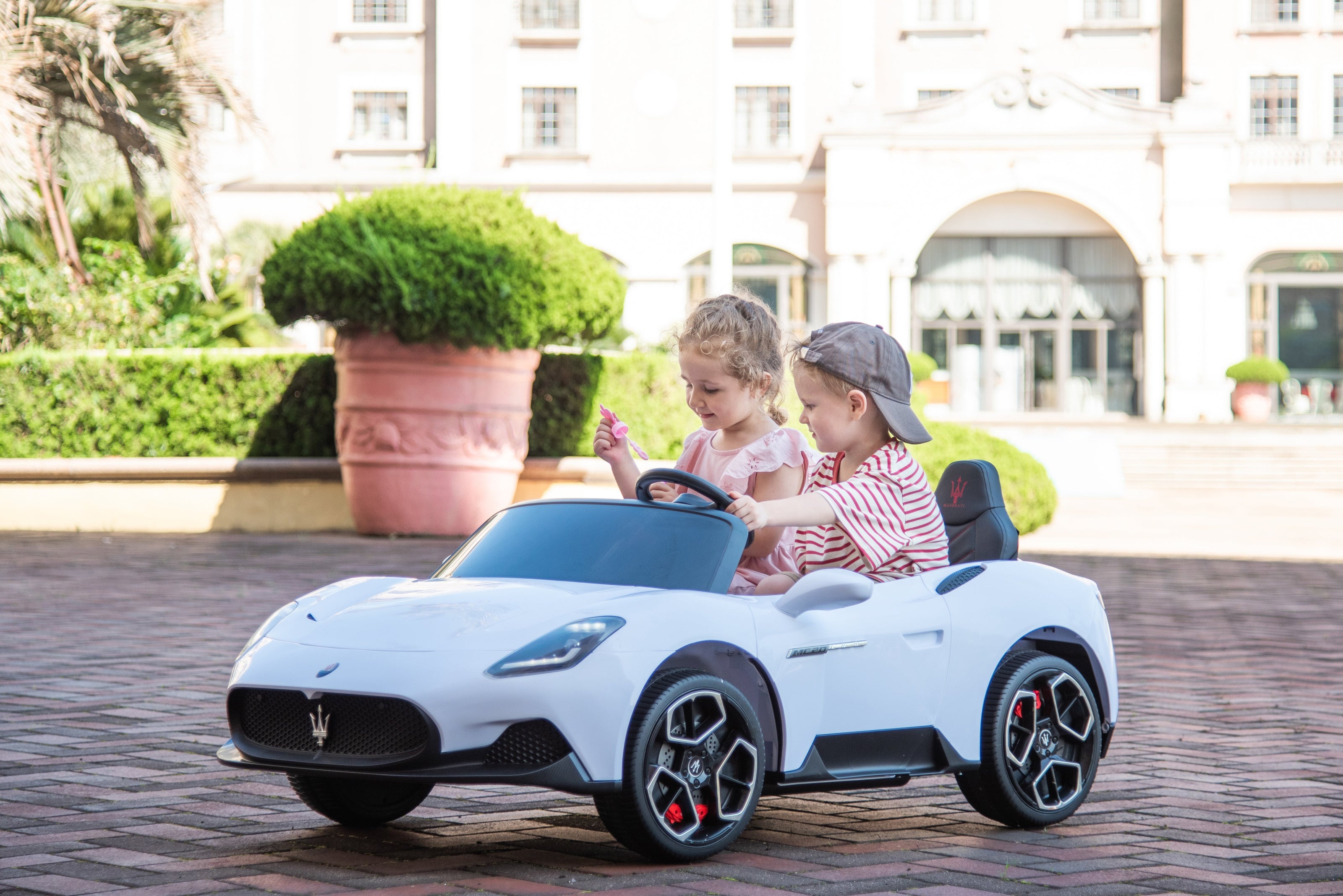 Voiture électrique pour enfant Maserati MC20 4X4 2 places 24V DELUXE 2025