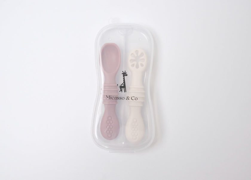 Les cuillères d'apprentissage en silicone