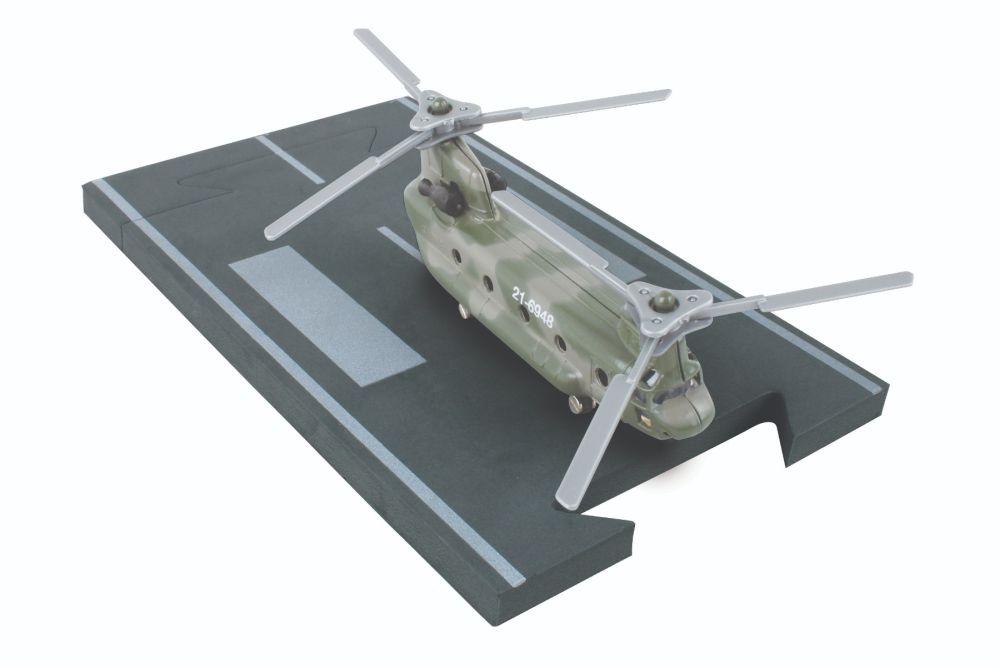 Daron - Runway24 Chinook Helicopter