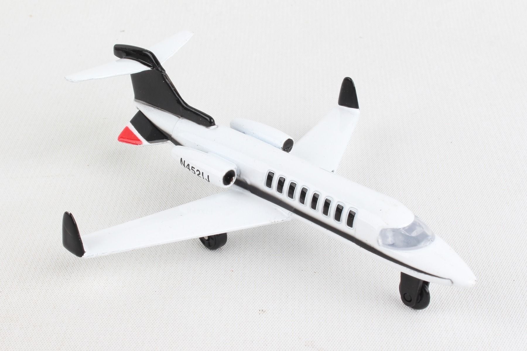 Daron - Runway24 Private Jet