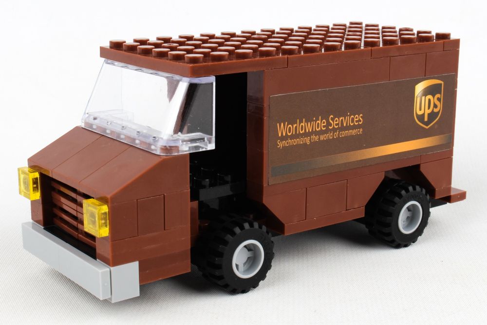 Daron - Ups 111Pc. Package Car Construction Toy