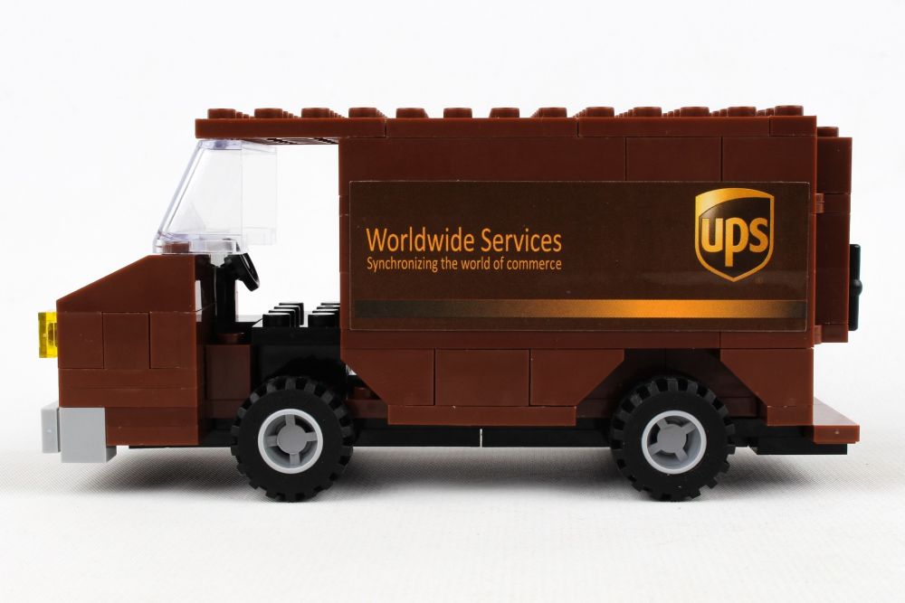 Daron - Ups 111Pc. Package Car Construction Toy
