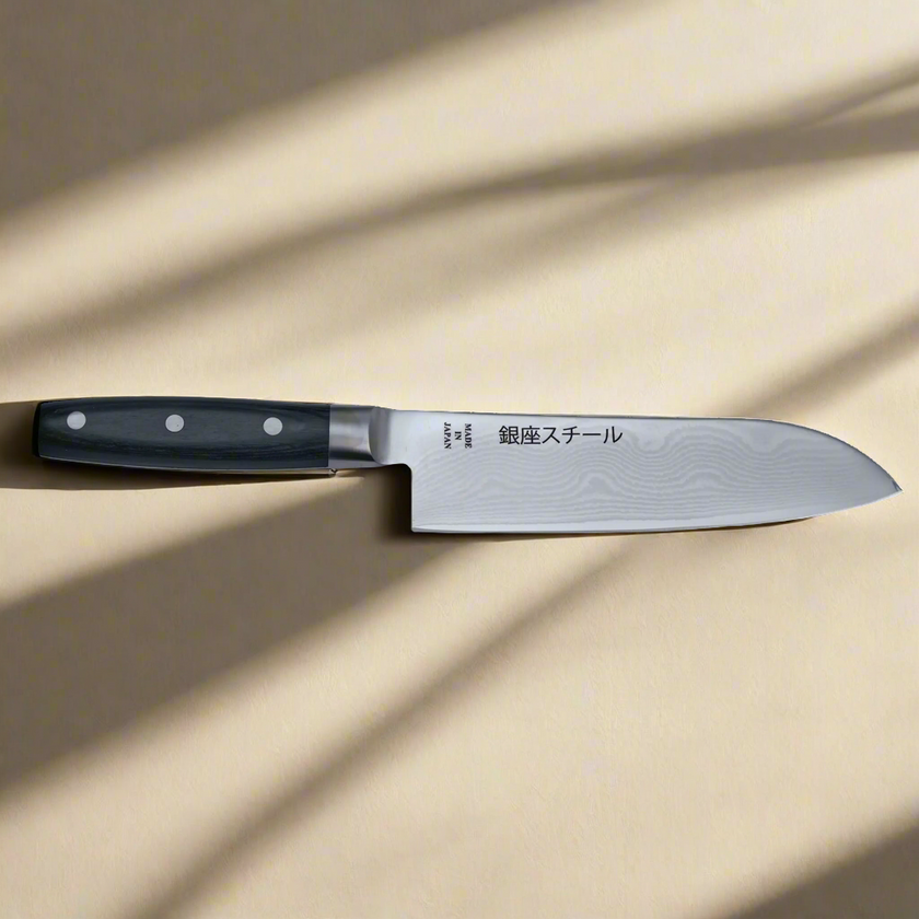 Couteau Santoku HAYAMI 180 - VG10 - Acier damassé à 33 couches - 180 mm