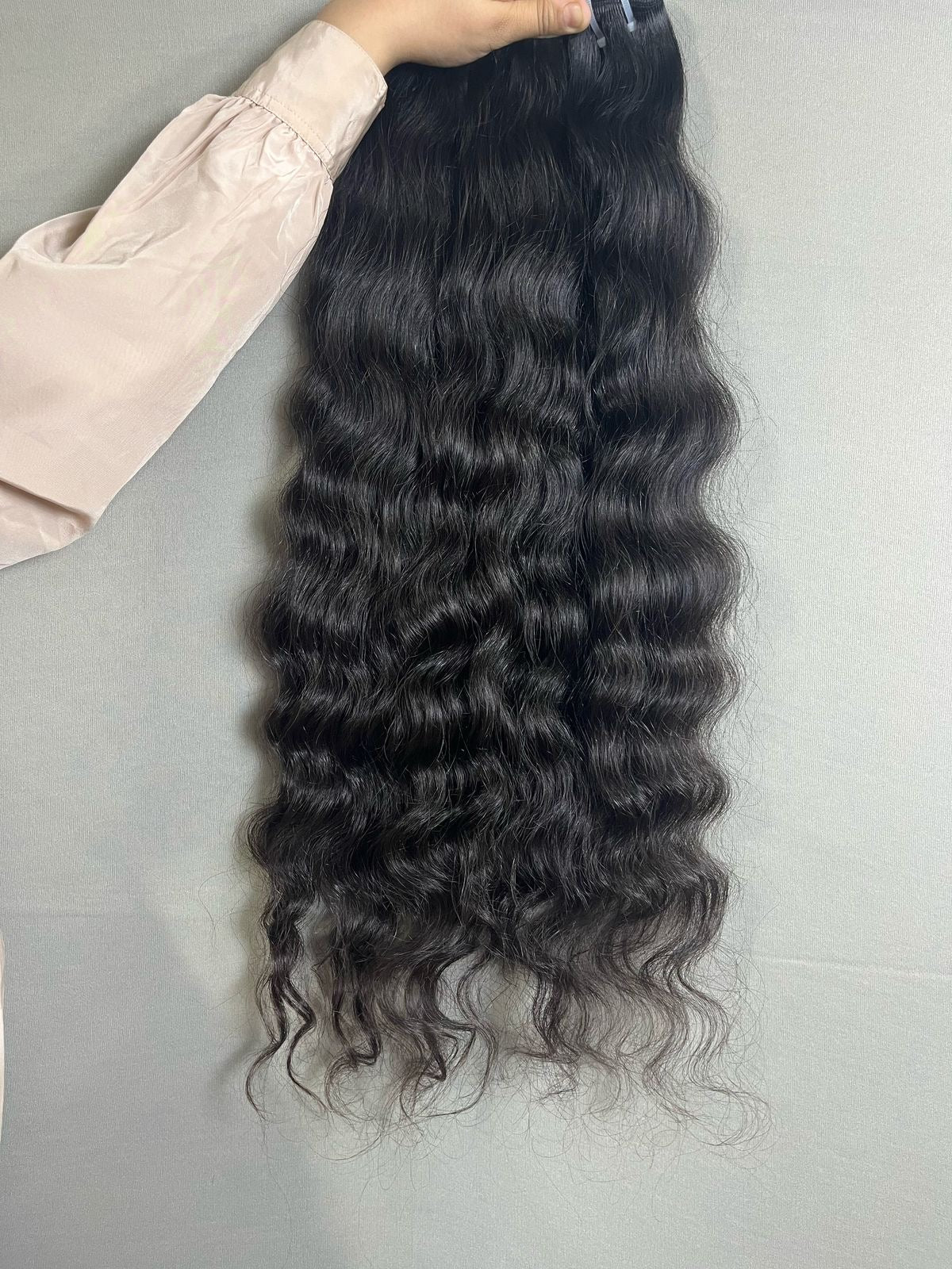 Tresses de cheveux humains bouclés bruts indiens « 100% non traités et naturels »