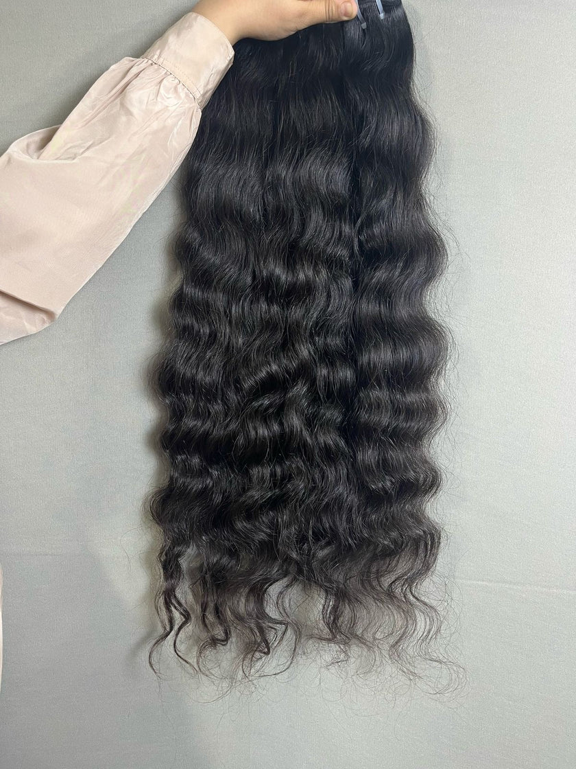 Tresses de cheveux humains bouclés bruts indiens « 100% non traités et naturels »