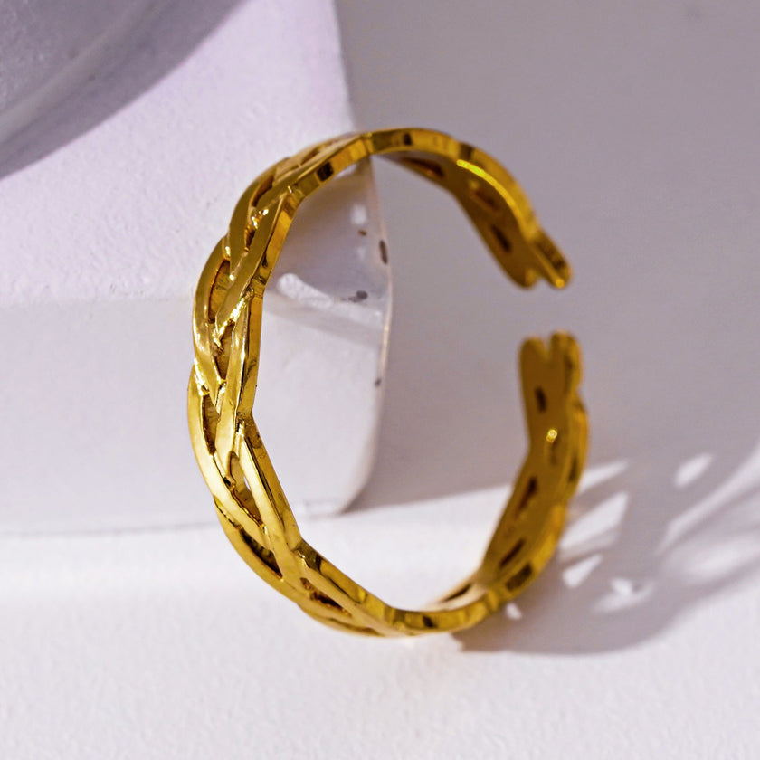 ELIOTT: Cross Over Weave Pattern Band Ring
