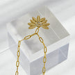 ENOLA Chaîne mini-cadenas avec pendentif en zircone à motif de feuilles en or.