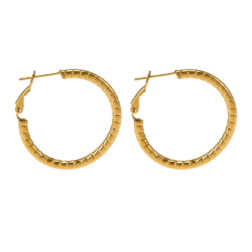 Style ETSUKO : Boucles d'oreilles en forme de cercle avec motif de roseaux sculptés