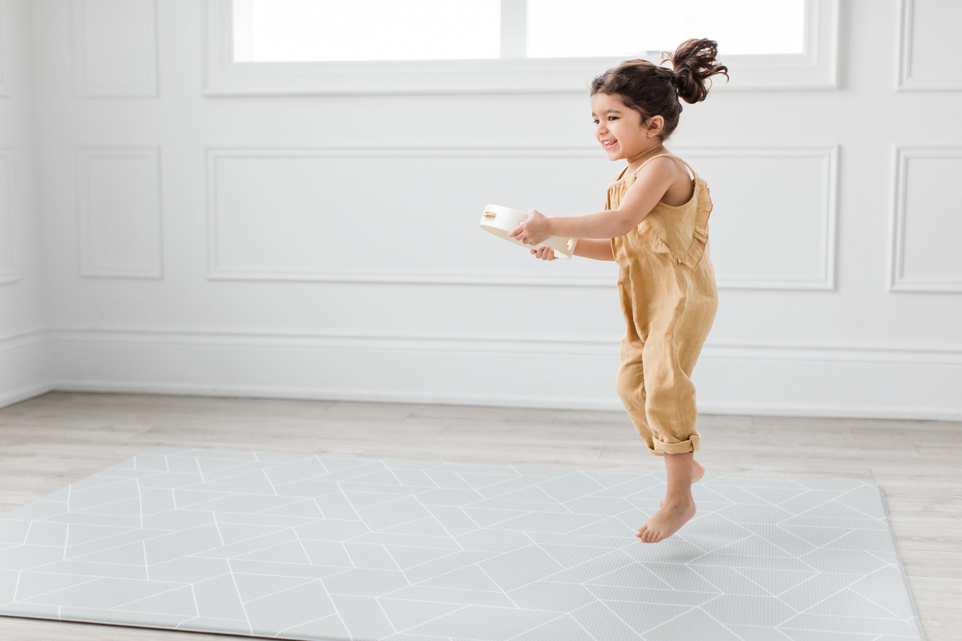 Tapis de jeu pour bébé Little Bot (Tapis Ofie, ligne zen + triangle)