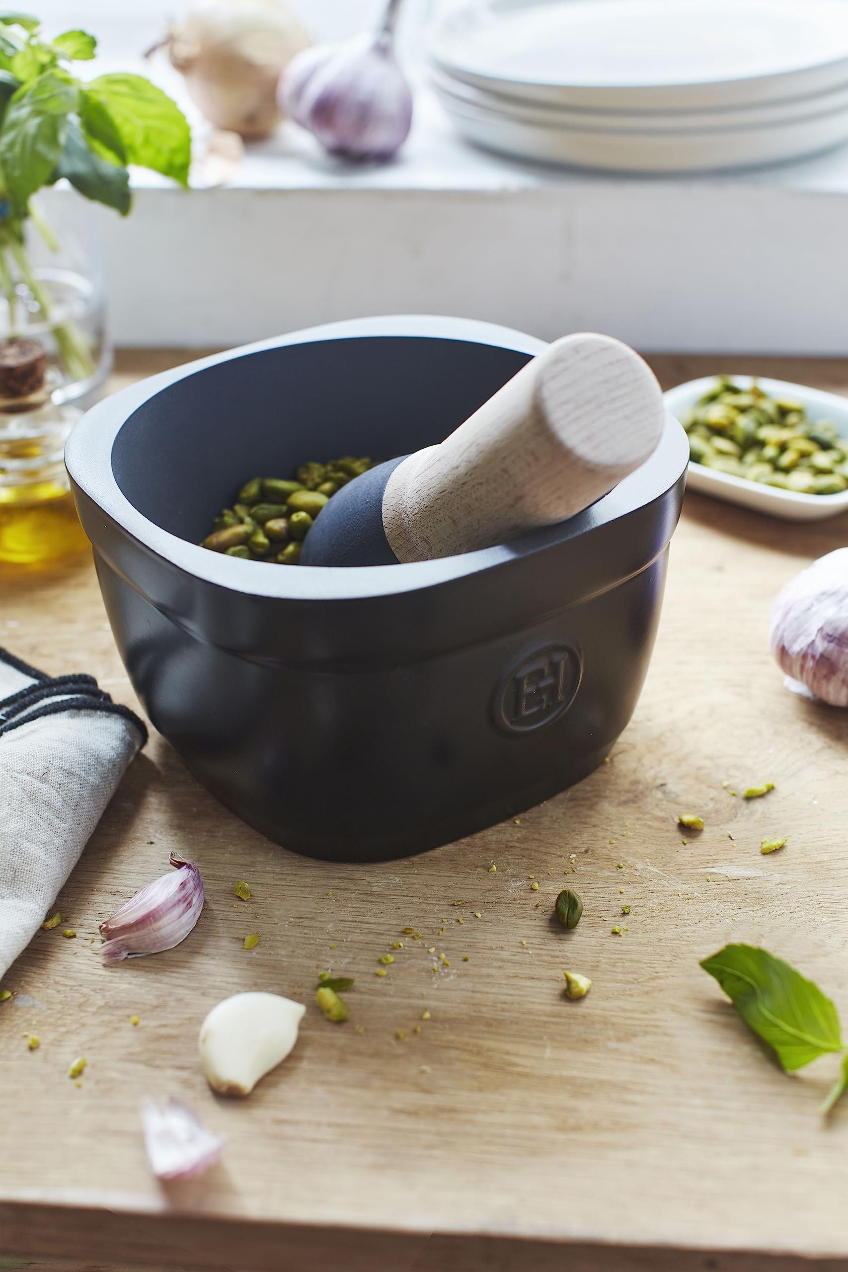 Emile Henry - Mortar & Pestle, 15x15.8x9.6cm, 0.9L Capacity