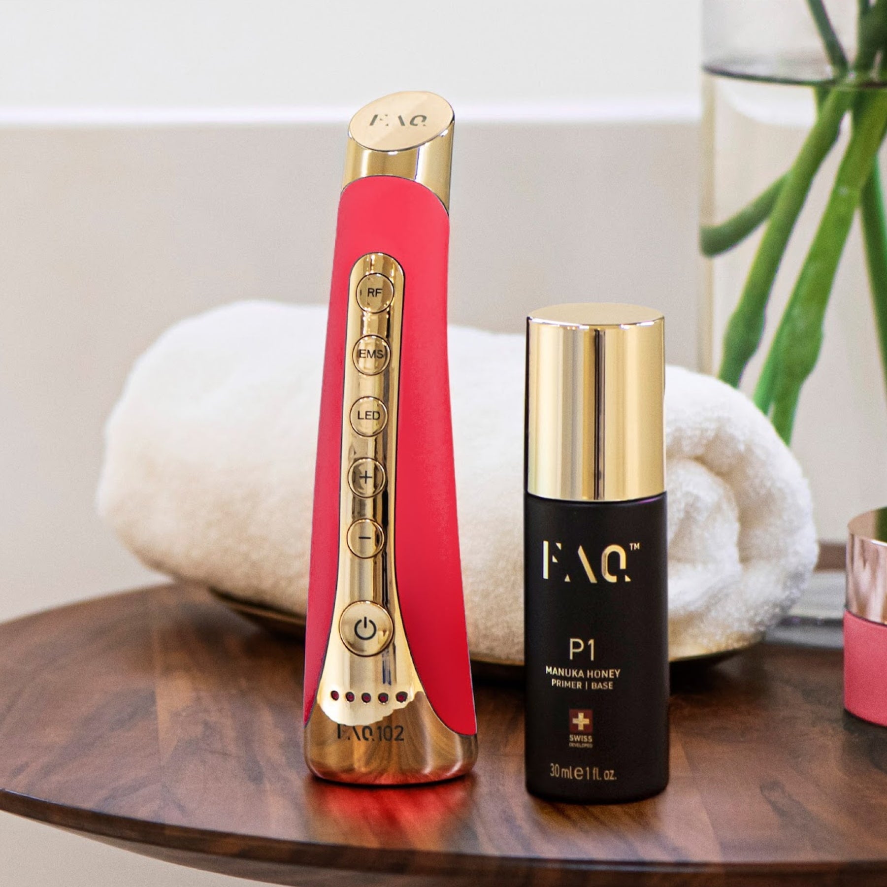 FOREO FAQ™102 RF Radio Frequency EMS & LED Device Pink Ruby