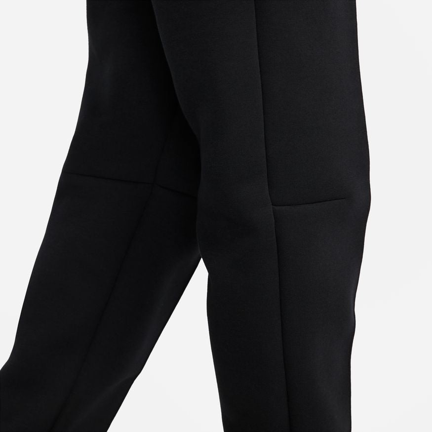 W Nike Sportswear Tech Fleece FB8330-010