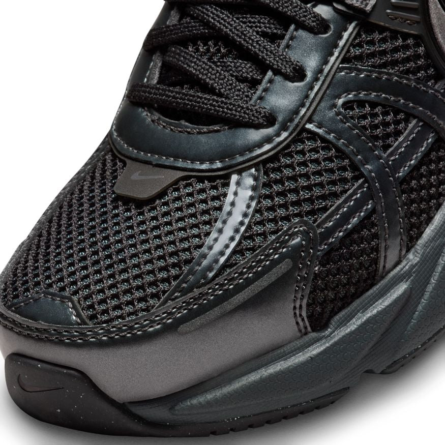 W NIKE V2K RUN FD0736-001