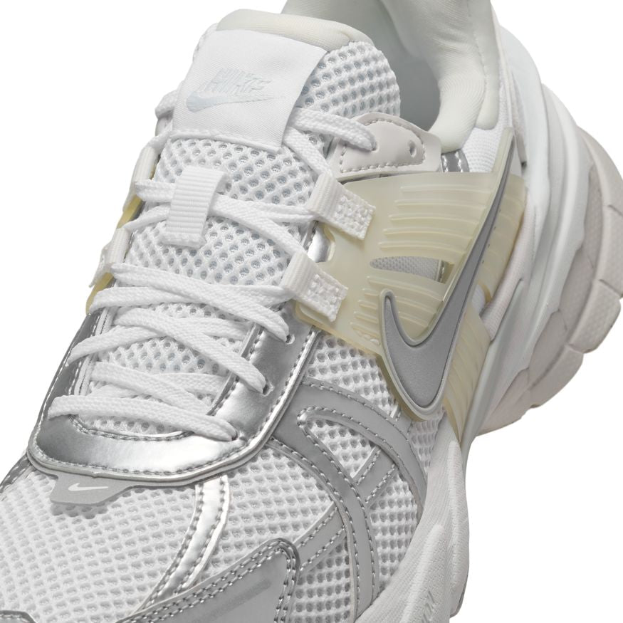 Nike V2K Run FD0736-104