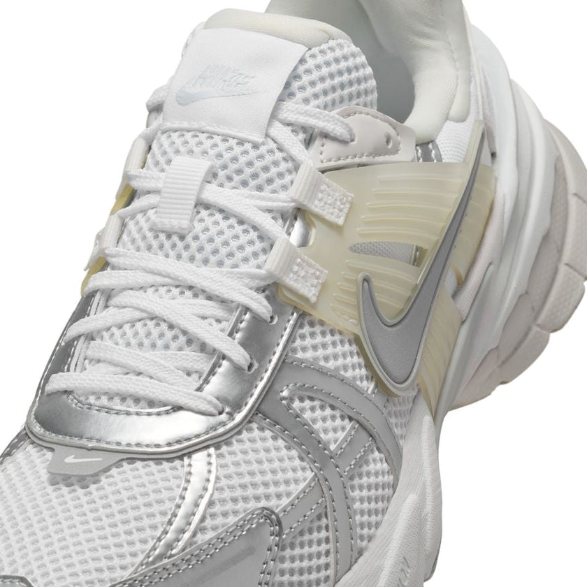 Nike V2K Run FD0736-104