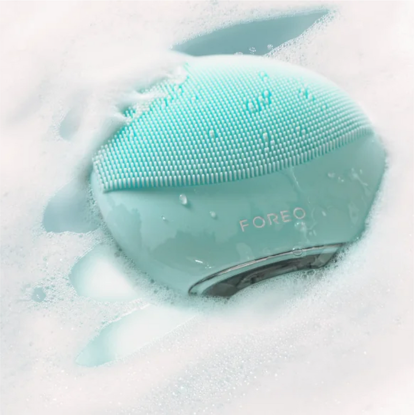 FOREO LUNA 4 Mini Facial Cleansing Massager - Arctic Blue