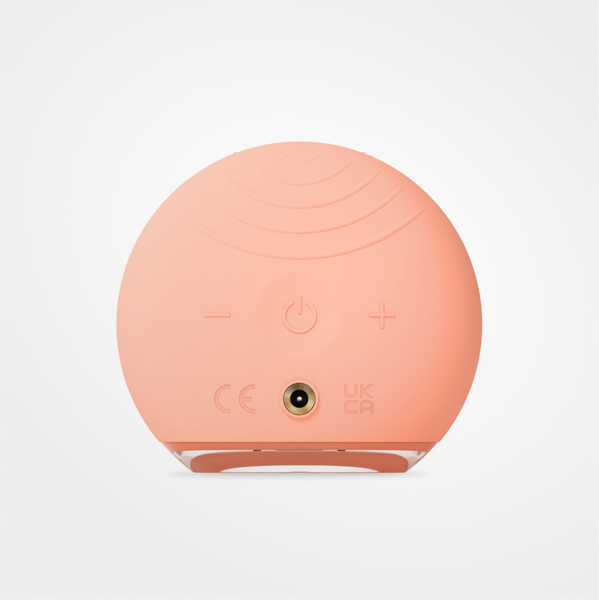 FOREO LUNA 4 Go Facial Cleansing and Massaging Device - Peach Perfect