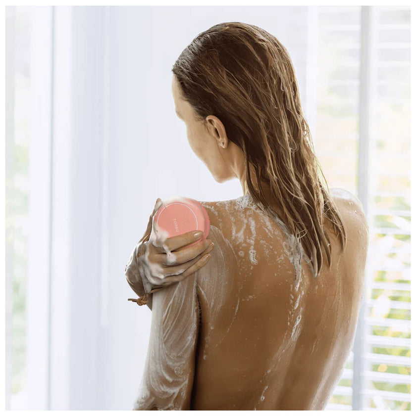 FOREO LUNA 4 Body Massaging Body Brush - Peach Perfect