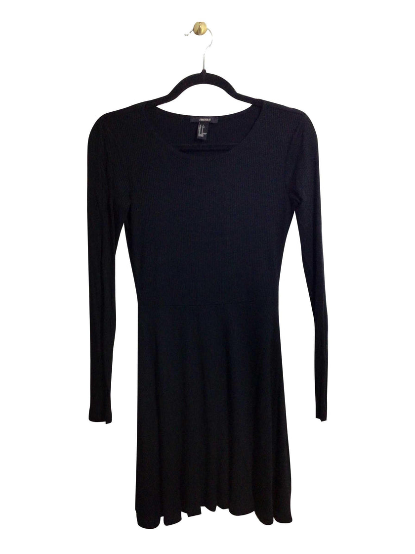 FOREVER 21 Regular fit Shift Dress in Black - S