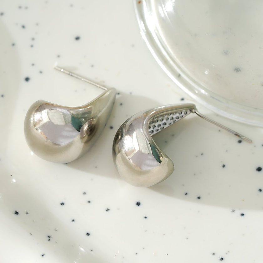 FORIA Or Blanc (Ton Argenté) : Boucles d'oreilles pendantantes en forme de goutte d'eau, look ample et poids léger - Une déclaration de confiance.