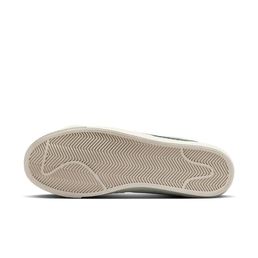 W Nike Blazer Low '77 Vintage FQ8060-002