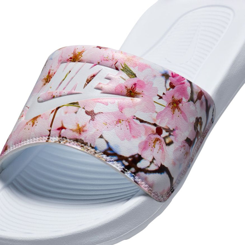 W Nike Victori One FZ3111-100
