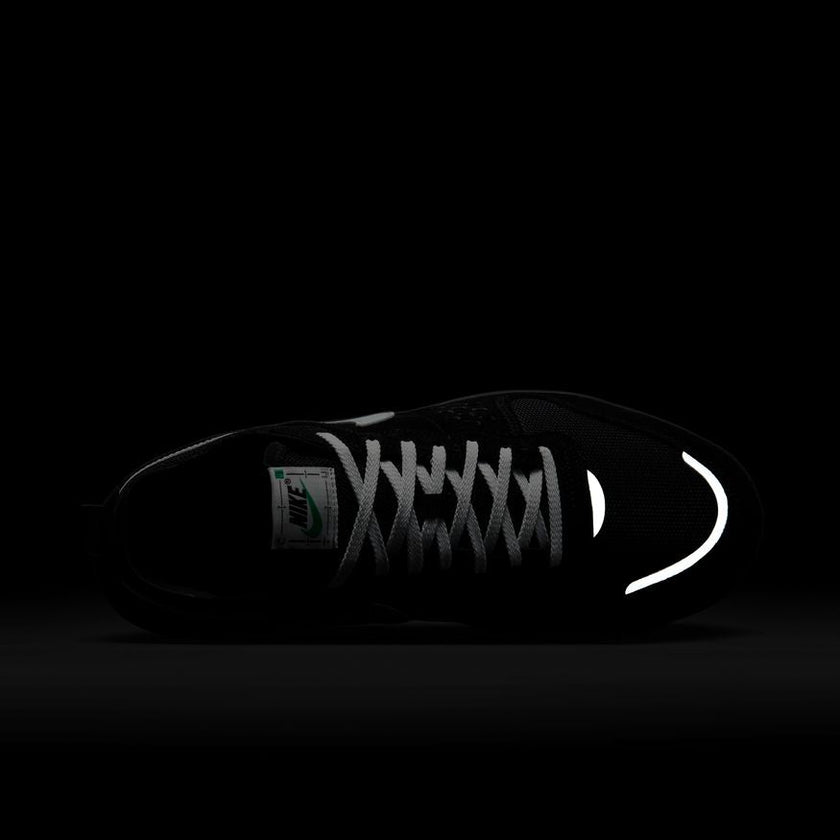 M Nike C1TY 