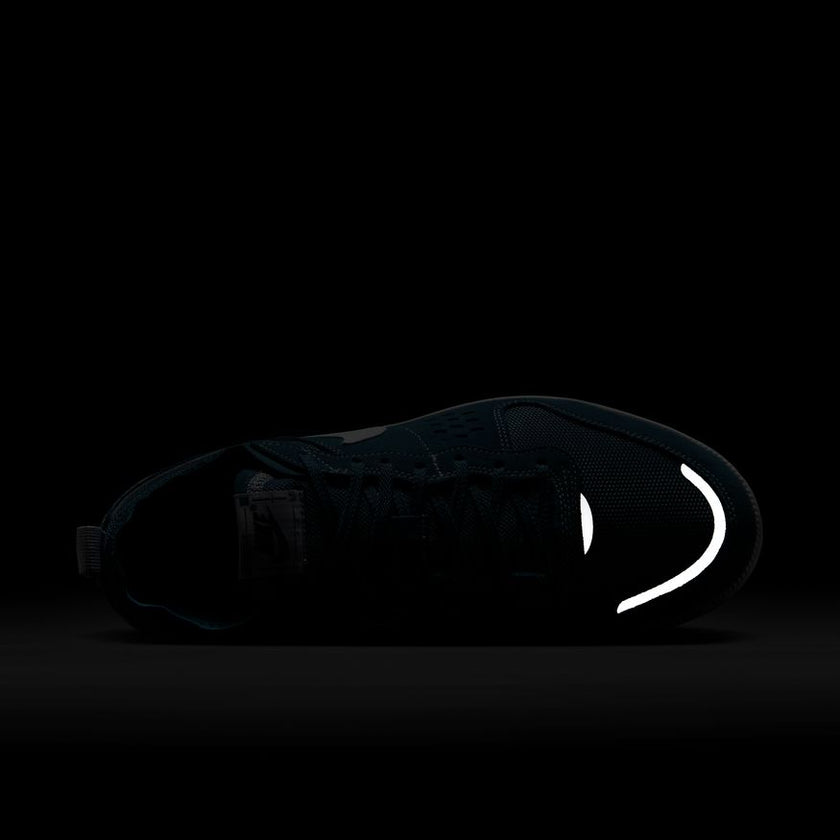 M Nike C1TY 