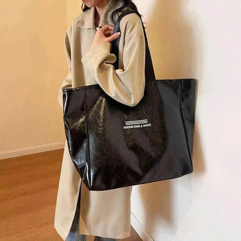Fashionable Waterproof Shoulder Bag Large Capacity Luxury Handbag