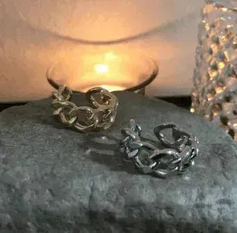 Fashionable with unique chain design ring
