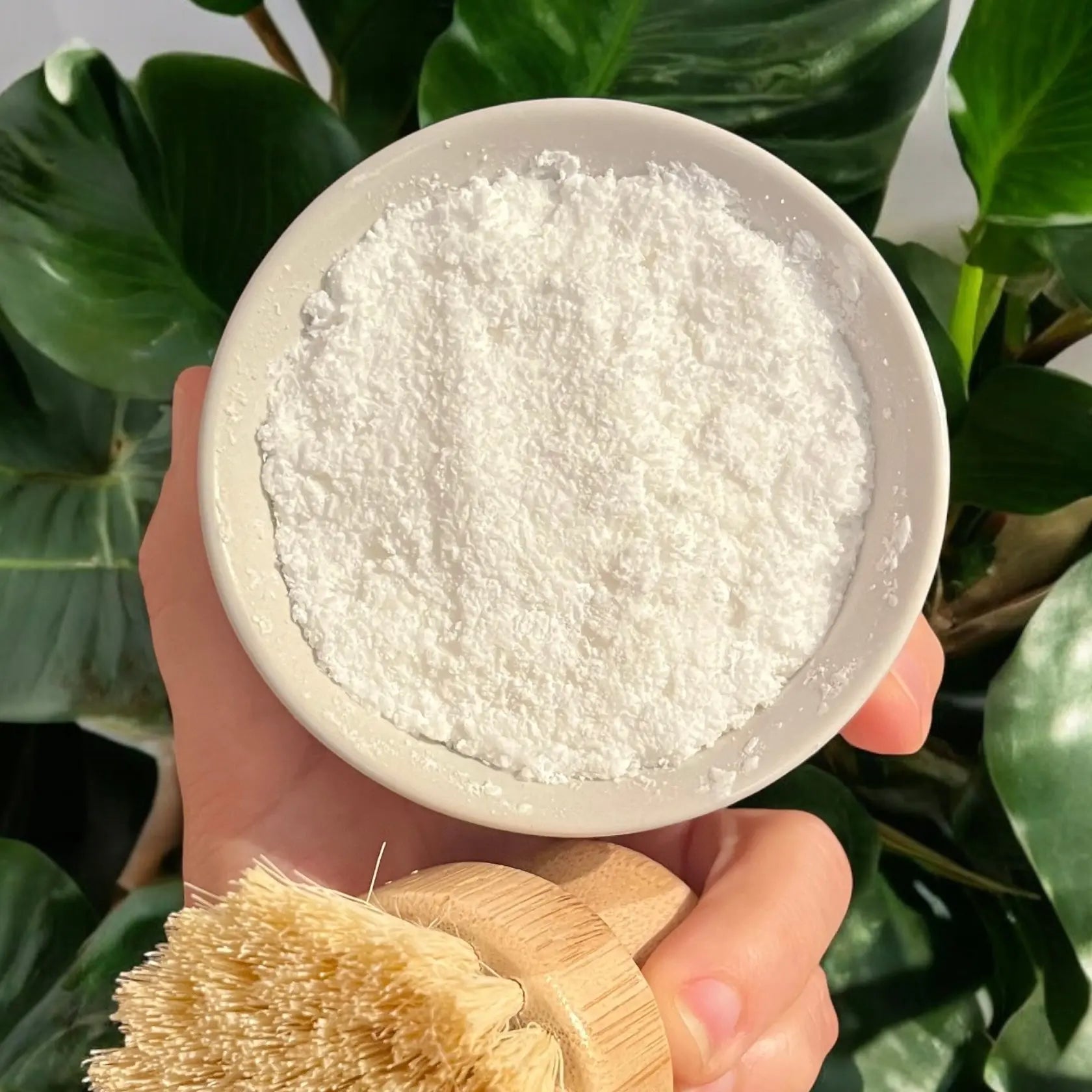 Cake vaisselle et ménager dans un bol en céramique