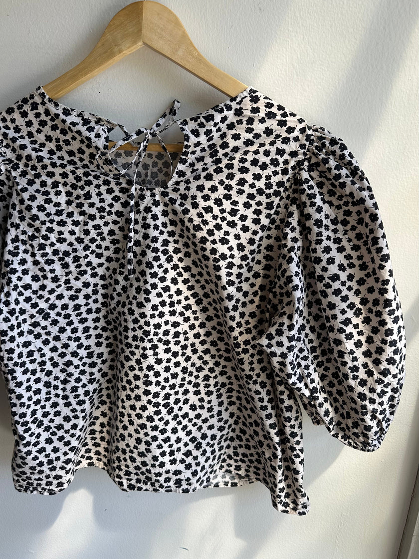Daisy Dot Puff Sleeve Blouse | Medium