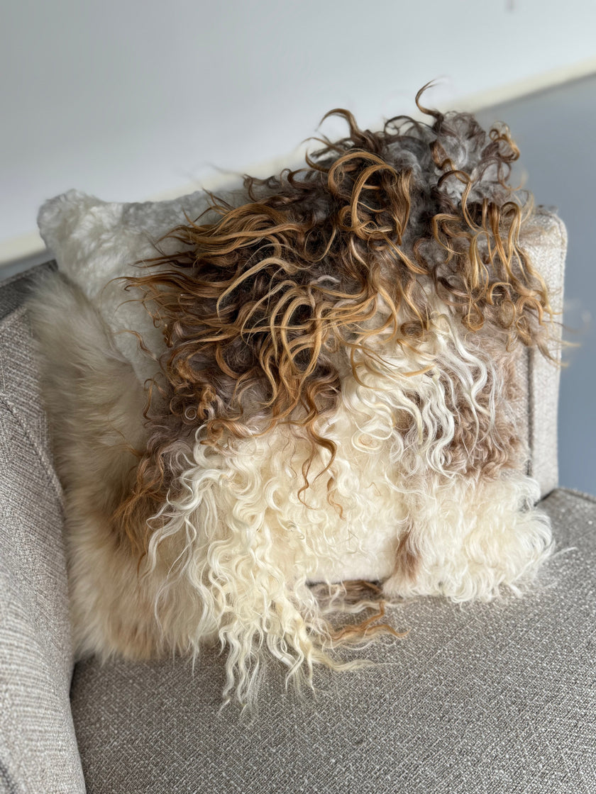 Mélange Sheepskin Pillow, curly wool