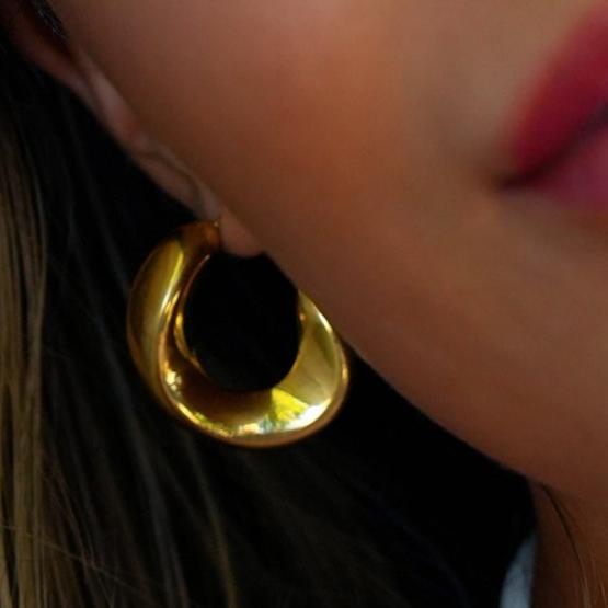 Style GALENA Gold : Boucles d’oreilles torsadées.