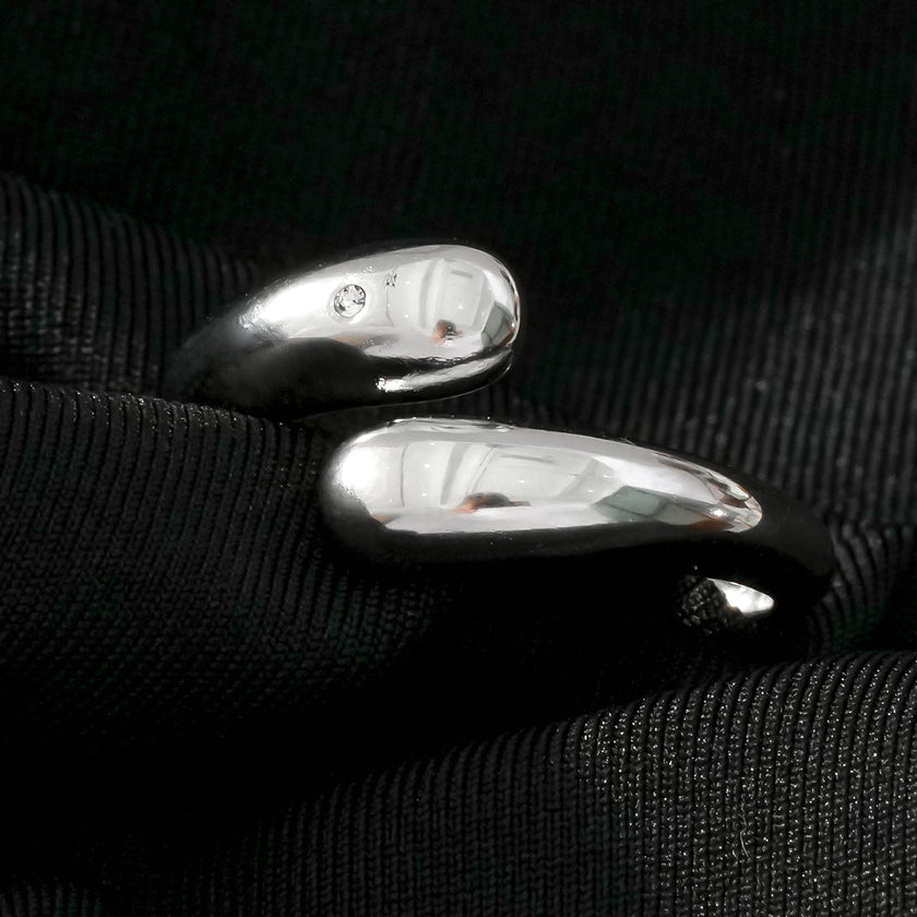 GARUVA : Bague abstraite moderne avec pierre précieuse en zircone solitaire en or blanc (ton argenté)