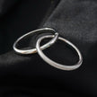 GILBERT : Bague à porter en superposition, double bande entrelacée, en or blanc (ton argenté)