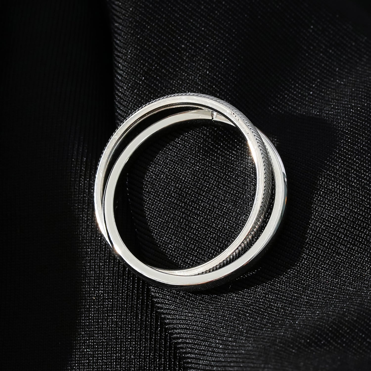 GILBERT : Bague à porter en superposition, double bande entrelacée, en or blanc (ton argenté)