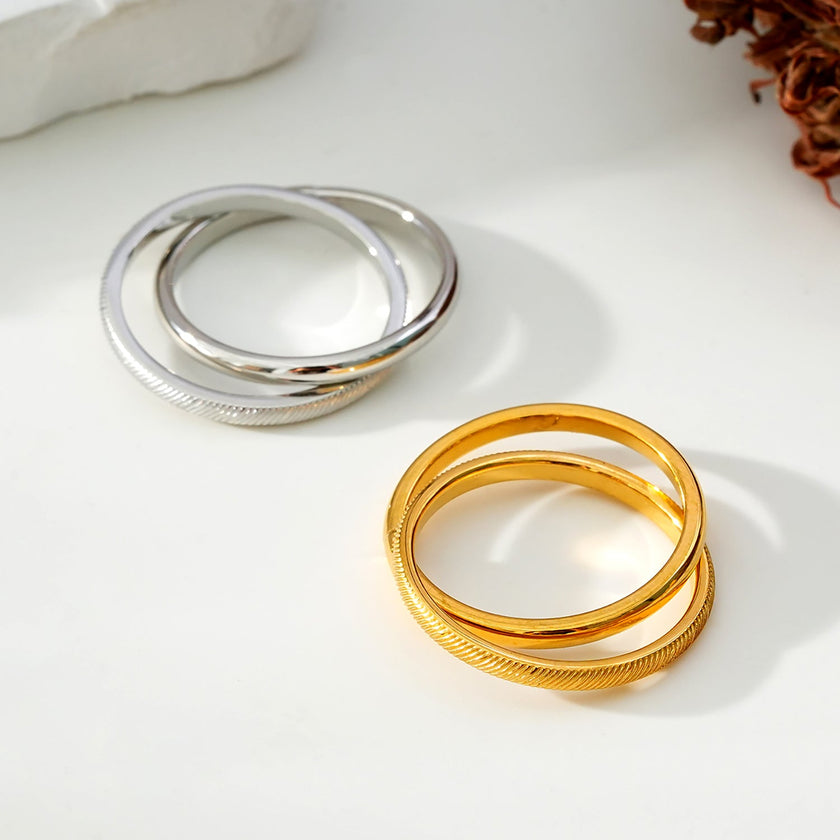 GILBERT : Bague à porter en superposition, double bande entrelacée, en or blanc (ton argenté)