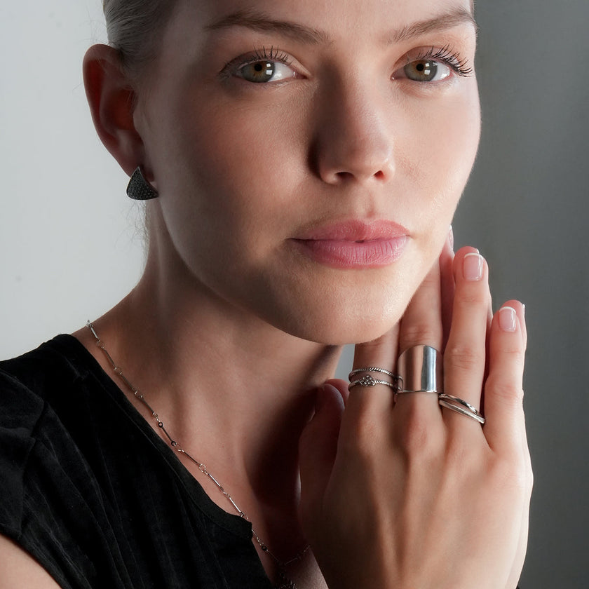 GILBERT : Bague à porter en superposition, double bande entrelacée, en or blanc (ton argenté)