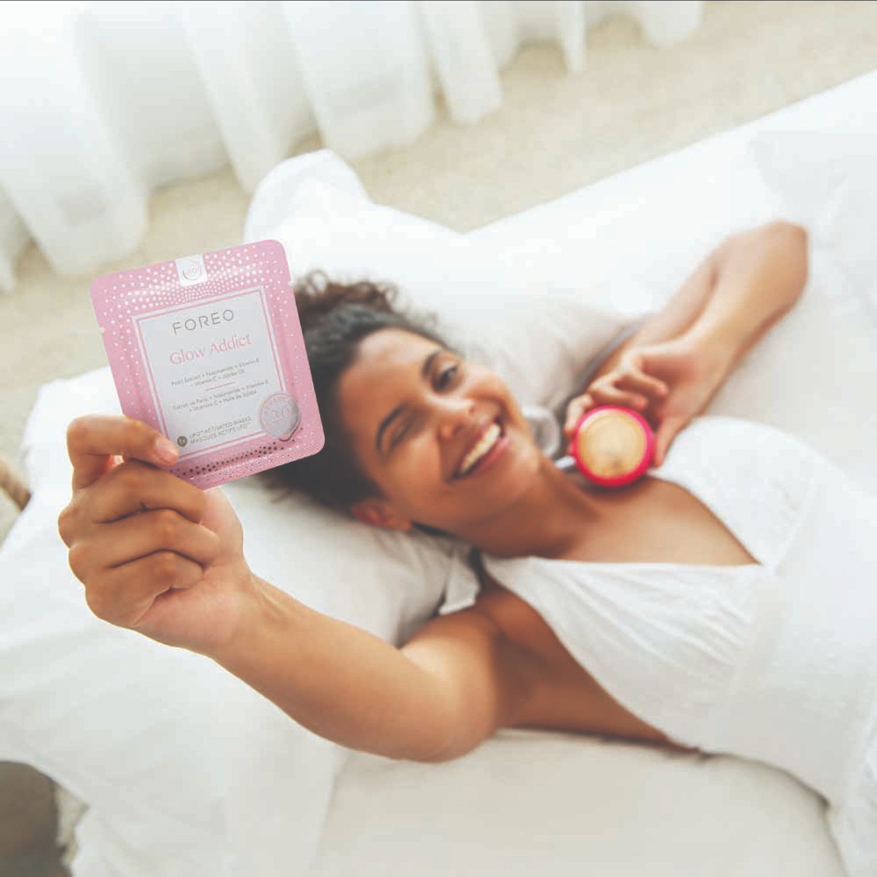 FOREO Glow Addict 2.0 UFO™ Activated Mask