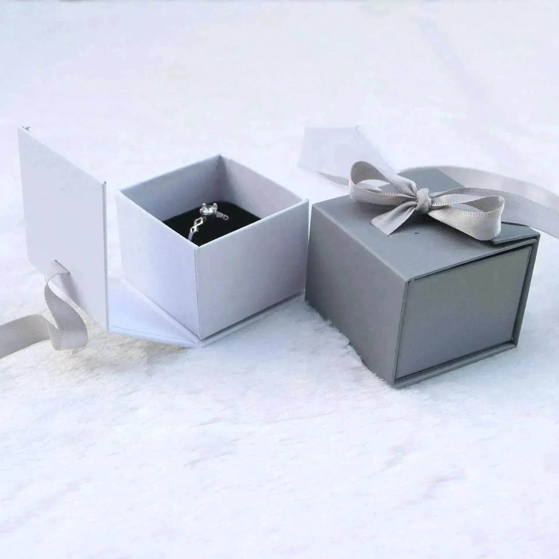 Gray White Ribbon Bowknot Jewelry Box